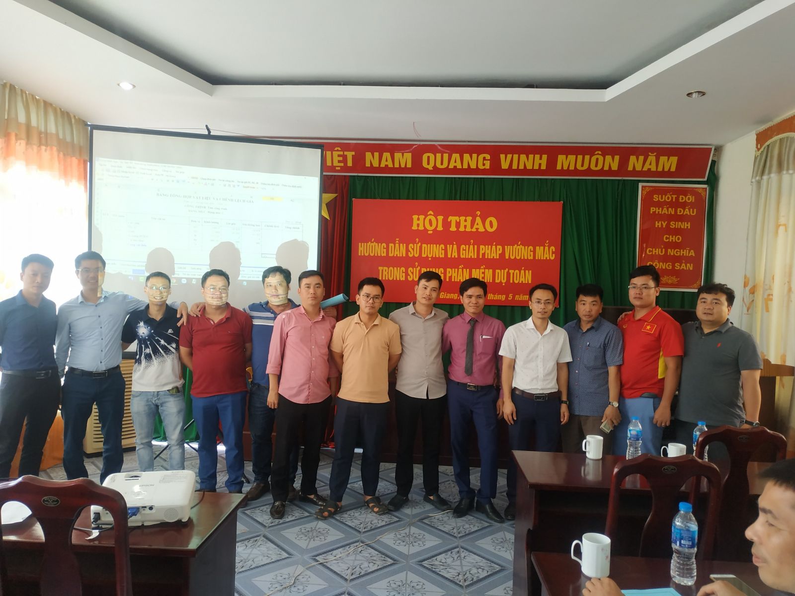 Các thành viên tham gia hội thảo dự toán Hà Giang